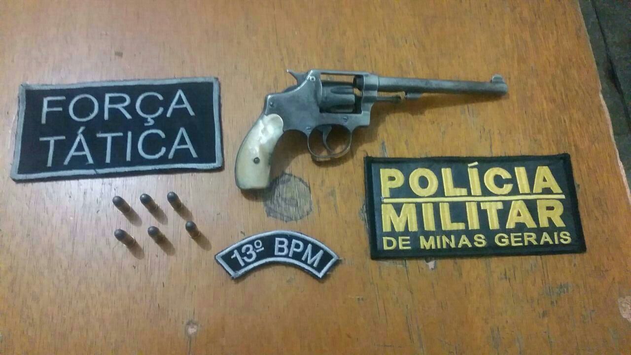 O autor confessou o delito, indicou seus comparsas e entregou a arma de fogo (revolver .32) utilizada no crime - Foto/PMMS