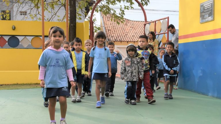 Crianças do ensino público infantil até o 9º ano começam ano letivo no dia 8 de fevereiro - Divulgação/PMCG