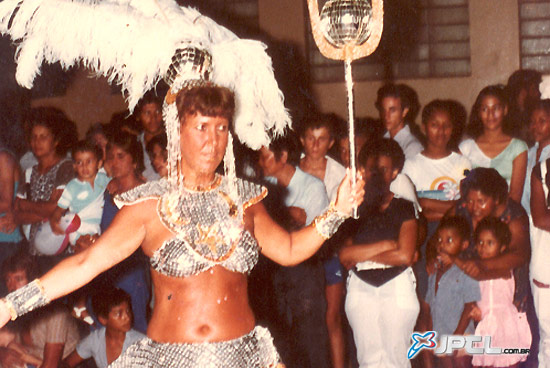 A carnavalesca Cecília, durante um dos muitos desfiles da Acadêmicos Unidos de Três Lagoas -