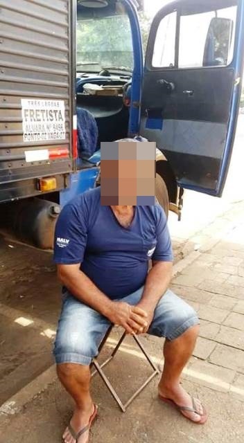 O caminhoneiro foi agredido e amarrado e teve o caminhão levado pelos bandidos - Divulgação Facebook