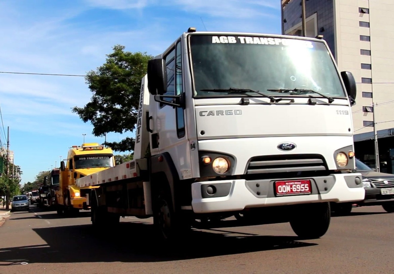 Caminhoneiros fizeram um 'buzinaço' na avenida Afonso Pena - Éder campos/CBN