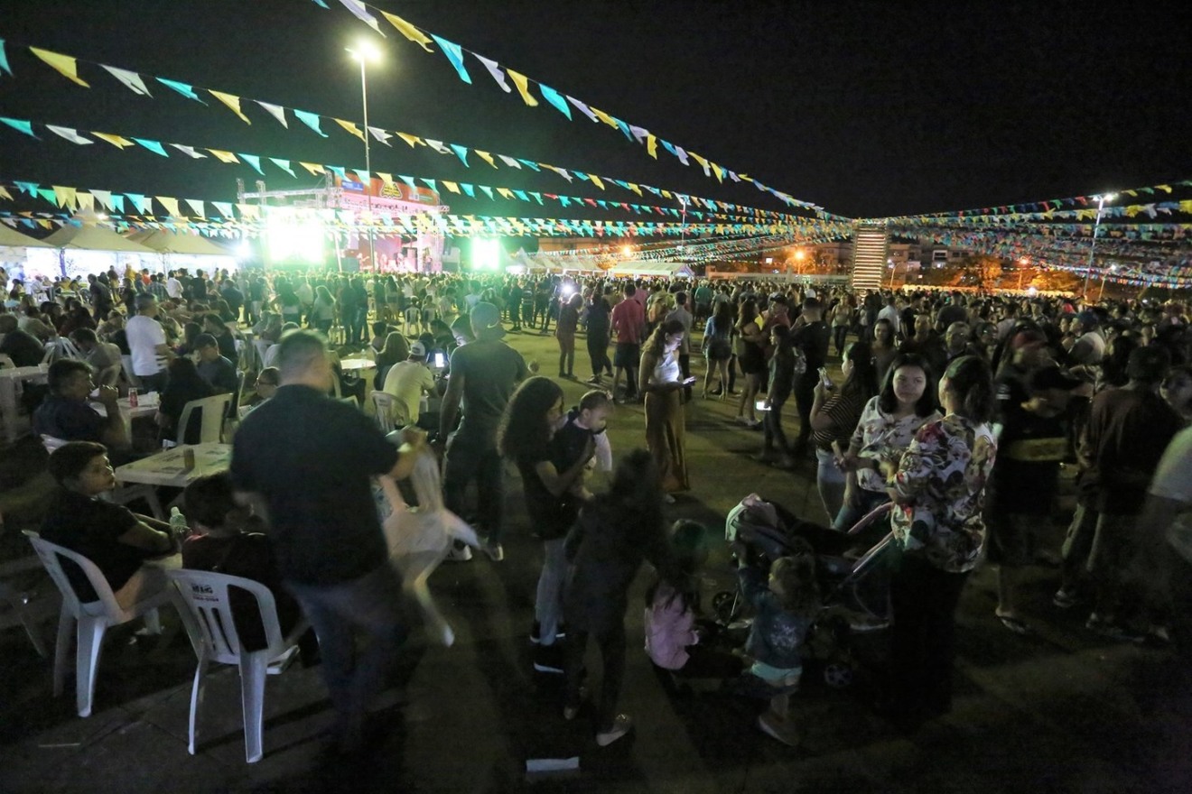 Festa começa sempre às 18h na Praça do Papa, na Vila Sobrinho - Divulgação / PMCG