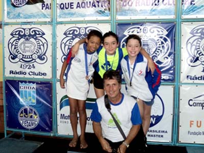 O técnico Sidionetti Camargo Corniani no pódio com Roberta (centro) em Campo Grande - O técnico Sidionetti Camargo Corniani no pódio com Roberta (centro) em Campo Grande -