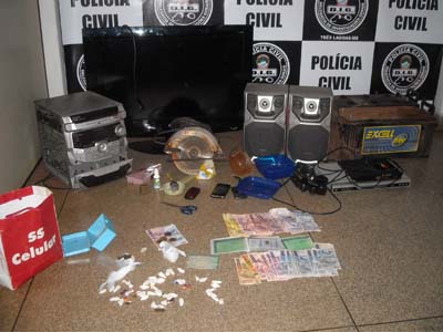 Material aapreendido na residência de Hérber -