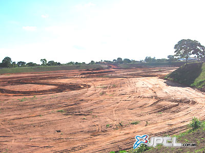 Área onde está sendo construída a pista de motocross e outras atividades esportivas e de lazer -