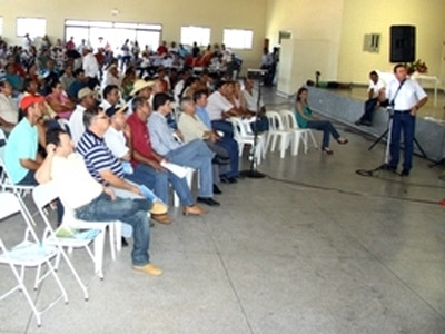 Nas consultas, o secretário de Estado de Obras Públicas e de Transportes, Edson Giroto, apresenta detalhes técnicos dos investimentos do governo do Estado -