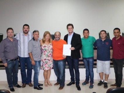 Membros da nova mesa diretora da Câmara de Três Lagoas - formação obedeceu a critérios partidários   - Divulgação