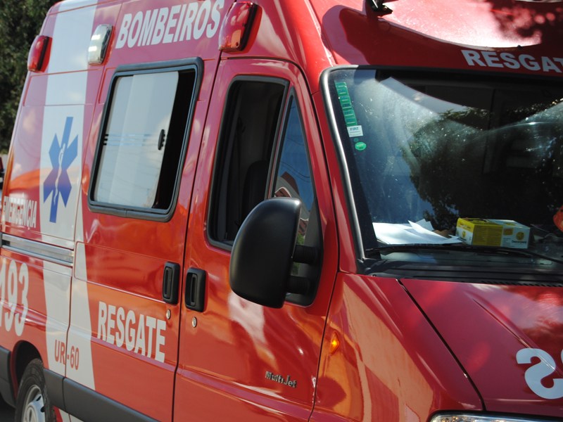 Vítima foi atendida pelo Corpo de Bombeiros e encaminhada para uma unidade de atendimento - Ilustração