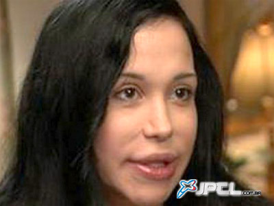 Nadya Suleman, a mãe dos óctuplos norte-americanos nascidos em 26 de janeiro -
