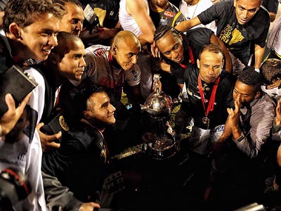 O Santos aparece com com 218 pontos na 15ª posição -