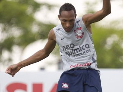 Atacante Liedson ficará no Brasil treinando -