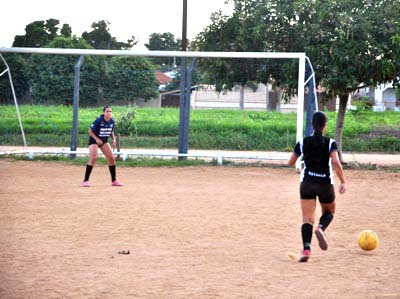 Segundo o treinador, as meninas ainda precisam melhorar a finalização -