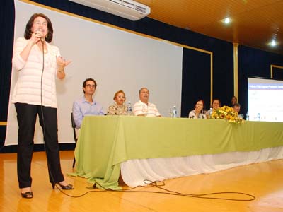 Prefeita lança projeto ?Prêmio- Três Lagoas Professor Destaque? -
