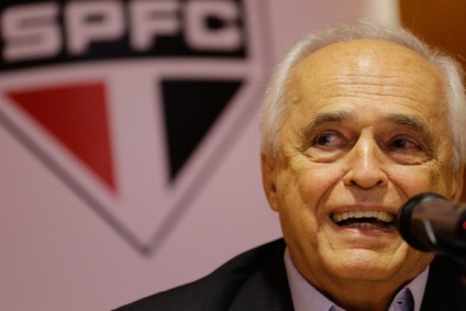 Mesmo com o interino Milton Cruz mantido até a conclusão da temporada, a intenção é oficializar o novo comandante para dar início ao planejamento de 2016 - SPFC