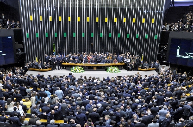 Maranhão cede a pressões e antecipa para 16h30 (MS) sessão para eleição na Câmara Maranhão cede a pressões e antecipa para 16h30 (MS) sessão para eleição na Câmara