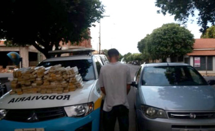 A maconha estava escondida em compartimentos extras no carro - Divulgação/PM