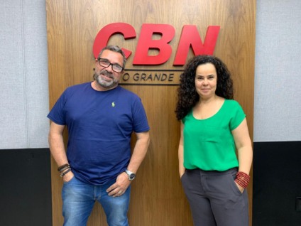 O engenheiro agrônomo e marceneiro Renato Leone explicou o desenvolvimento das etapas da produção de mobiliário em MS - Foto: Isabelly Melo/CBN