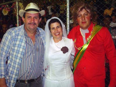 Eduardo Rocha e Márcia Moura, juntos com Gil do Jupiá, foram os grandes destaques da festa - Eduardo Rocha e Márcia Moura, juntos com Gil do Jupiá, foram os grandes destaques da festa -