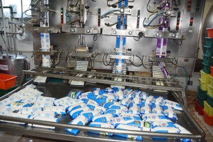 O reajuste do leite de saquinho será de até 7,43%, saindo dos atuais R$ 2,69 cobrados pelo litro, em média, para R$ 2,89 o litro - Divulgação/Assessoria