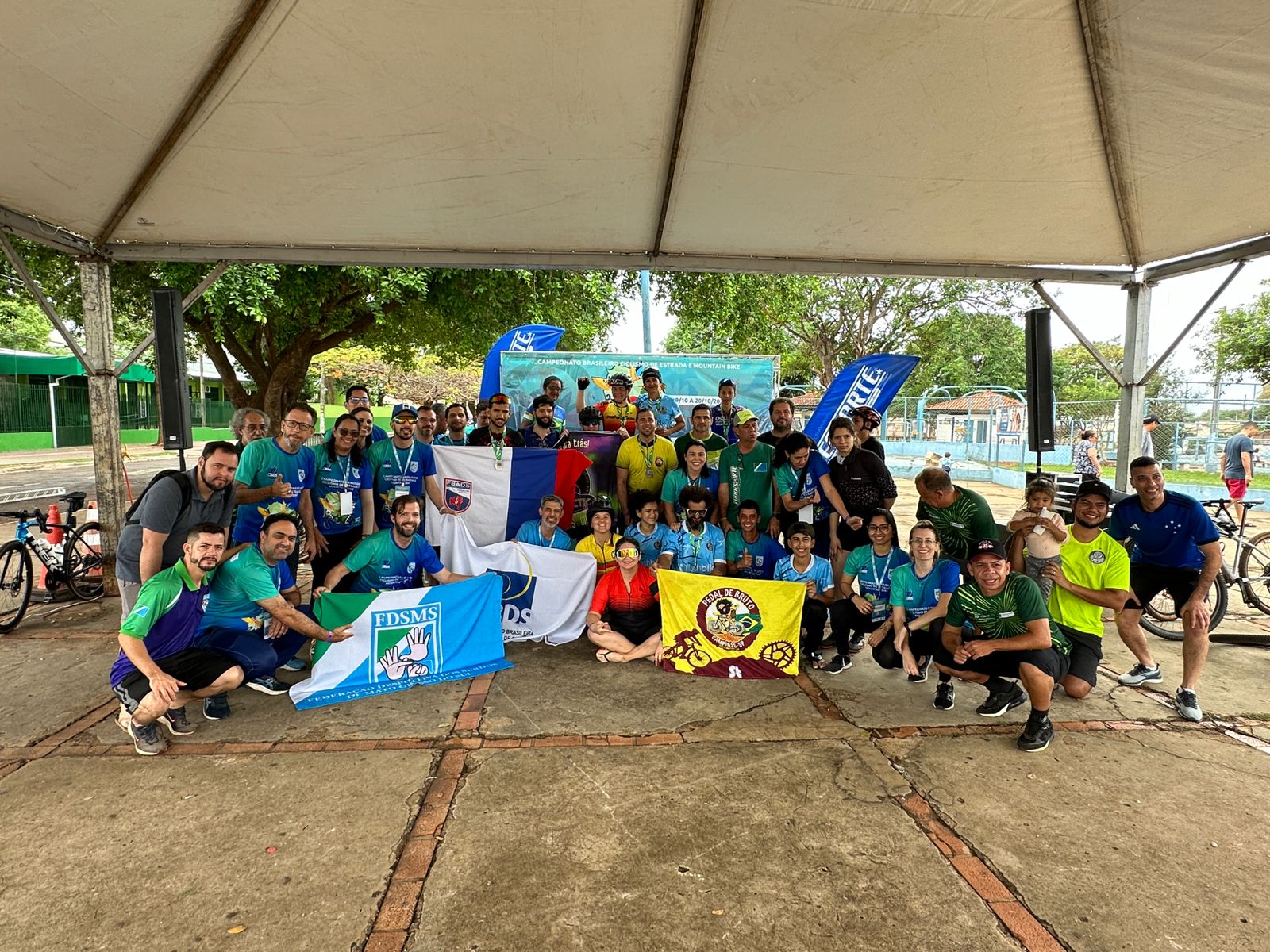 Evento reuniu ciclistas de várias partes do país, buscando promover a prática esportiva entre atletas surdos