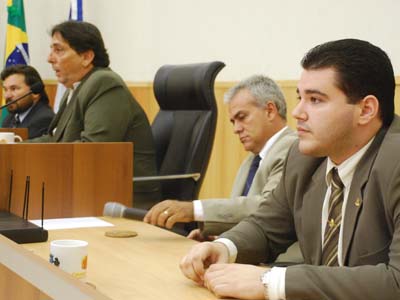 A nova mesa diretora já assumiu a condução do legislativo -