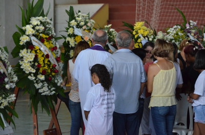 Familiares realizaram um velório simbólico para as vítimas no GME -