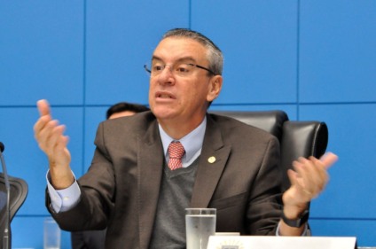 Presidente da ALMS, Paulo Corrêa, não soube justificar onde foram parar as emendas e decidiu retirar o projeto da pauta - Luciana Nassar/ALMS