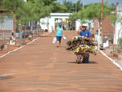 O projeto que prevê a ampliação em mais de 15 mil metros da área do cemitério foi orçado em R$ 260 mil -