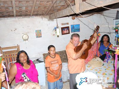 No Paranapungá, centenas participaram da Folia de Reis -