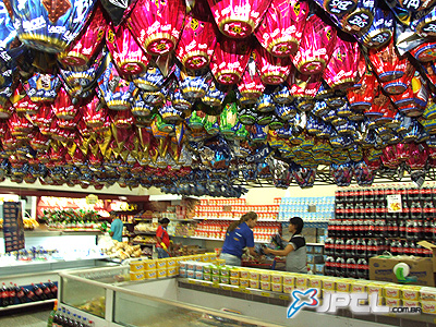 Nos supermercados, os ovos de chocolate são os produtos mais  procurados pelas crianças; os adultos preferem os pescados na Páscoa -