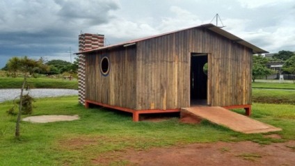 Casas de madeira estariam sendo utilizadas como ponto de consumo de drogas - Leonardo Guimarães - JP NEWS Casas de madeira estariam sendo utilizadas como ponto de consumo de drogas - Leonardo Guimarães - JP NEWS