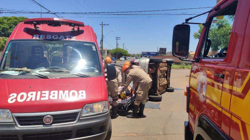 A vítima foi socorrida pelo Corpo de Bombeiros - Divulgação/Bombeiros