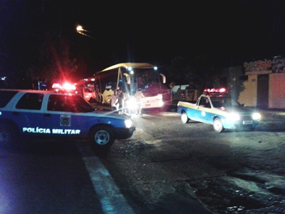 Ruas próximas à Vila Vicentina tiveram de ser interditadas pela Polícia Militar, que foi obrigada a usar bombas de efeito moral -