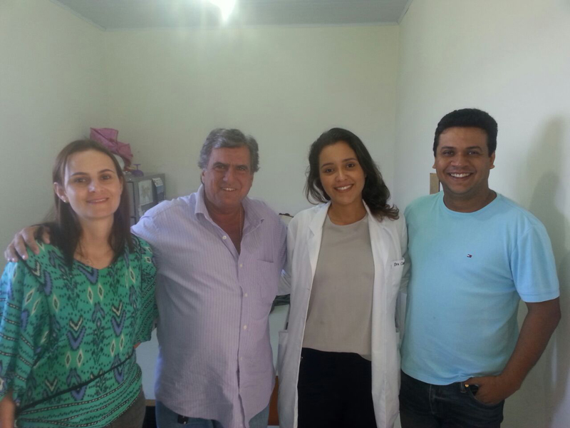 Coordenadora da Atenção Básica, Cintia Mello Lalucci; prefeito Robinho Samara; doutora Camila Inayan de Brito Lescano de Ávila; e secretário de Saúde Luciano Silva. - Departamento de Comunicação