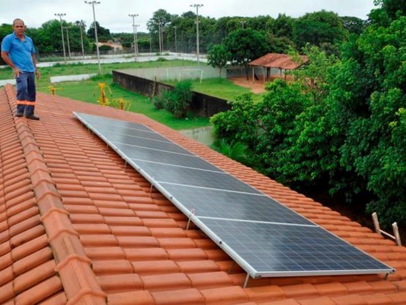O conjunto é composto por 7 módulos fotovoltaicos com potência de 250 Watts - Arquivo Pessoal O conjunto é composto por 7 módulos fotovoltaicos com potência de 250 Watts - Arquivo Pessoal