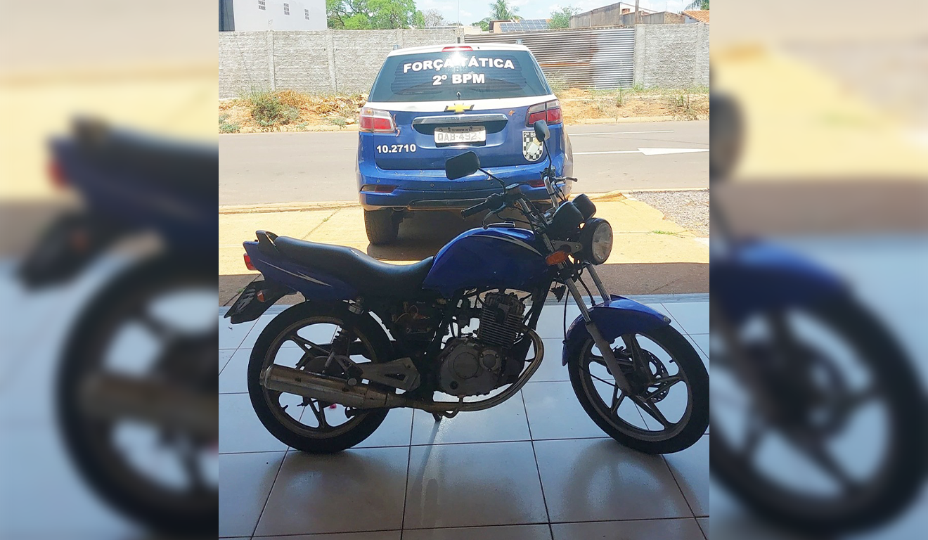 Polícia Militar de Três Lagoas recupera moto furtada no bairro Jardim Paranapungá