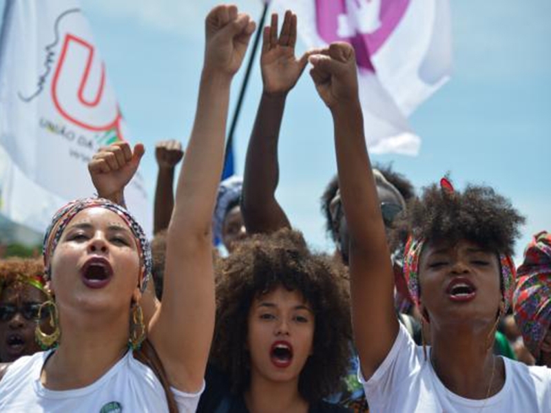 Na internet e nas ruas, mais brasileiras estão se manifestando em defesa da igualdade de gênero e do fim da violência  - Marcello Casal Jr/Arquivo Agência Brasil