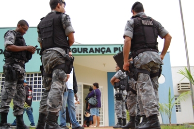 Operação contou com a participação de mais de 40 policiais civis e militares - Operação contou com a participação de mais de 40 policiais civis e militares -