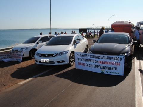 No ano passado, fornecedores protestaram contra a falta de pagamento - arquivo /JP