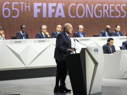 Presidente da Fifa, Joseph Blatter, discursa no 65° Congresso da entidade no Hallenstadion em Zurique, na Suíça - Patrick B. Kraemer/EPA/Agência Lusa