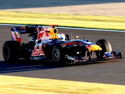 Vettel comemorando a vitória na edição de 2010 do GP do Japão -