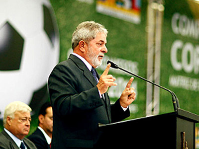 "Ele não merece jogar a Copa do Mundo" diz  Lula -
