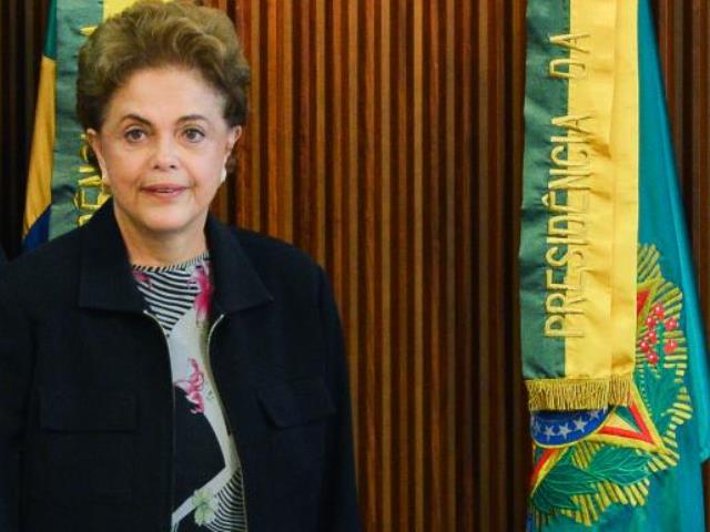 A presidenta Dilma Rousseff diz que não sairá do cargo sem que haja motivo para tal    -  José Cruz/Agência Brasil
