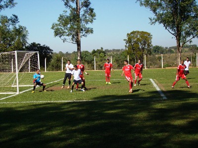 Juventude Arapuá (vermelho) venceu todas as partidas no torneio -