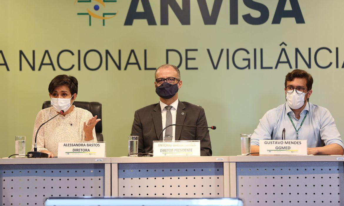 Estudo foi suspenso por causa de um "avento adverso grave". Não há previsão de retorno - Foto: Agência Brasil
