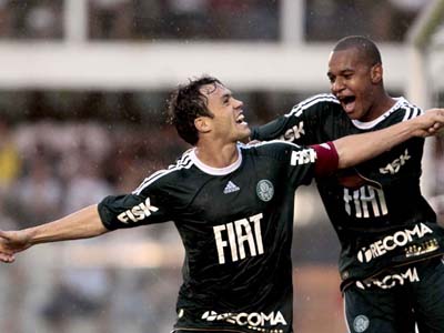 O resultado deixa o Palmeiras com 38 pontos na ponta da tabela, um a mais que o São Paulo - O resultado deixa o Palmeiras com 38 pontos na ponta da tabela, um a mais que o São Paulo -