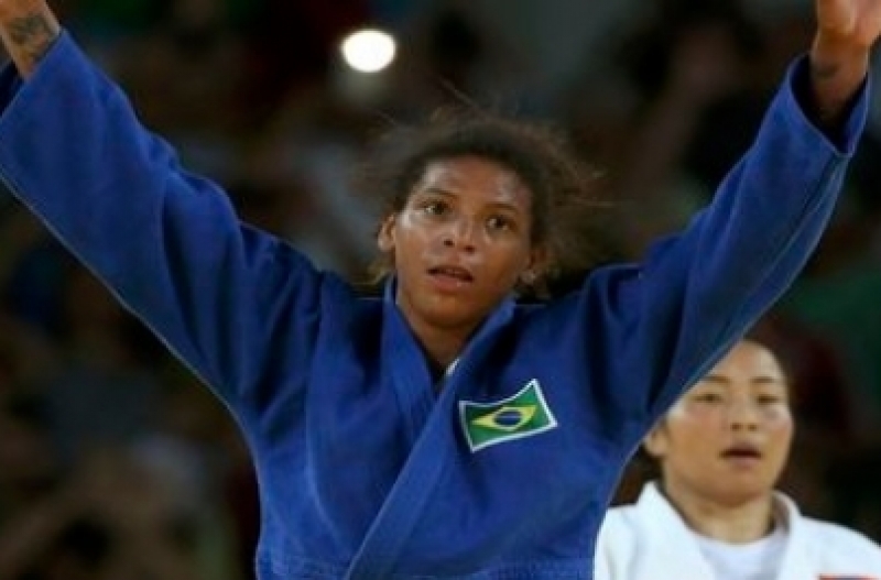 Judoca Rafaela Silva dá primeira medalha de ouro ao Brasil