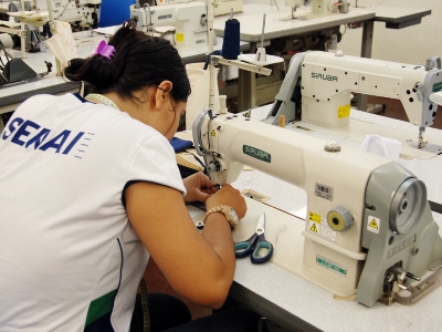 Um dos cursos destinados para Três Lagoas é para costureiro industrial -