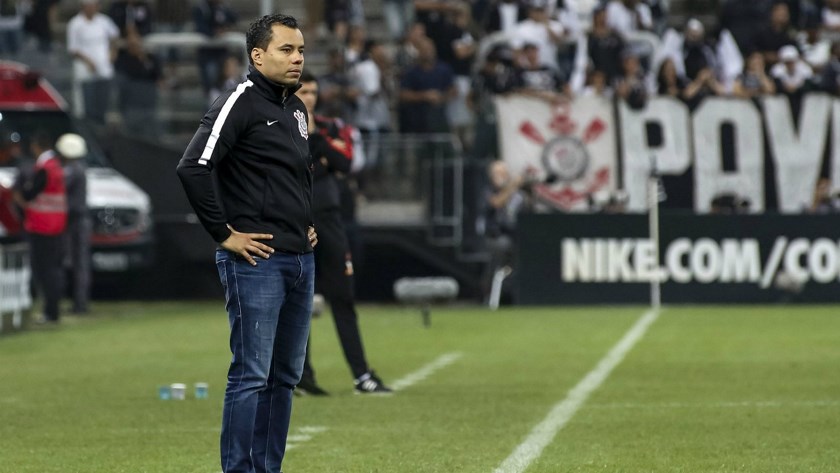 Jair Ventura está ameaçado no cargo após quatro derrotas - Divulgação