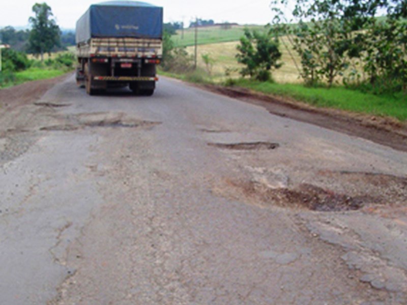 Situação de algumas rodovias no Estado é precária 